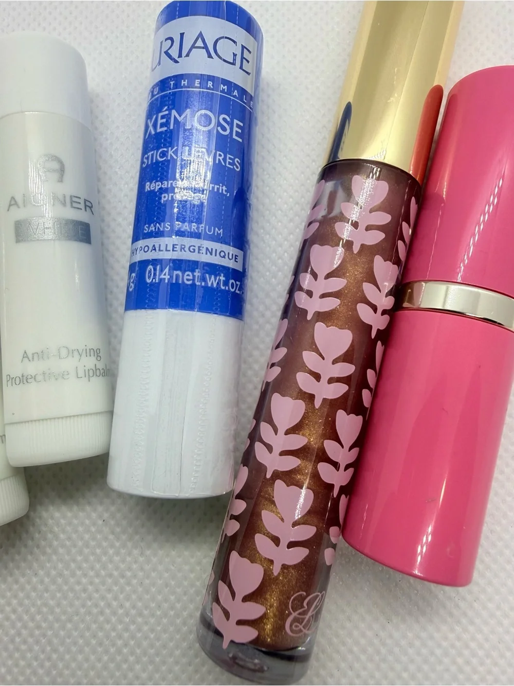 Mixed Lip Product Bundle: Lipstick, Gloss, Balm, Pencil - HERA, Uriage +